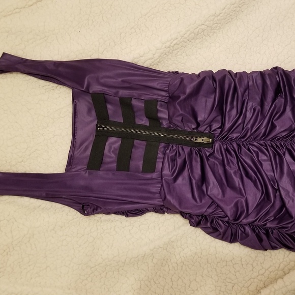 Dress - Picture 2 of 3